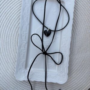 Corbatín corazón negro